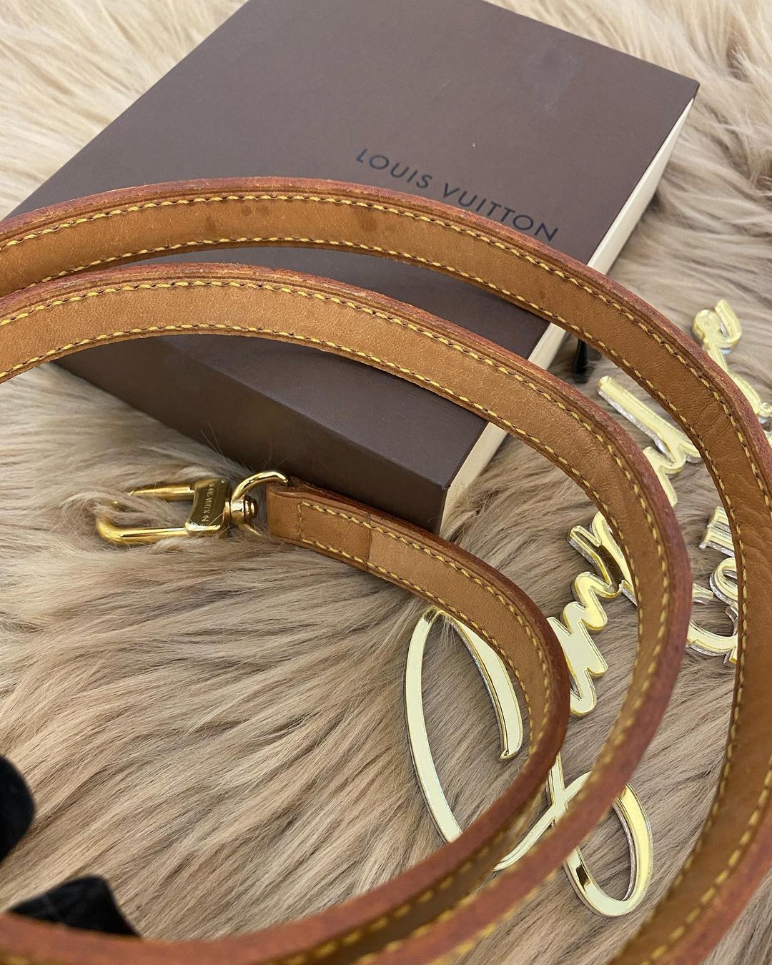 L V Strap
