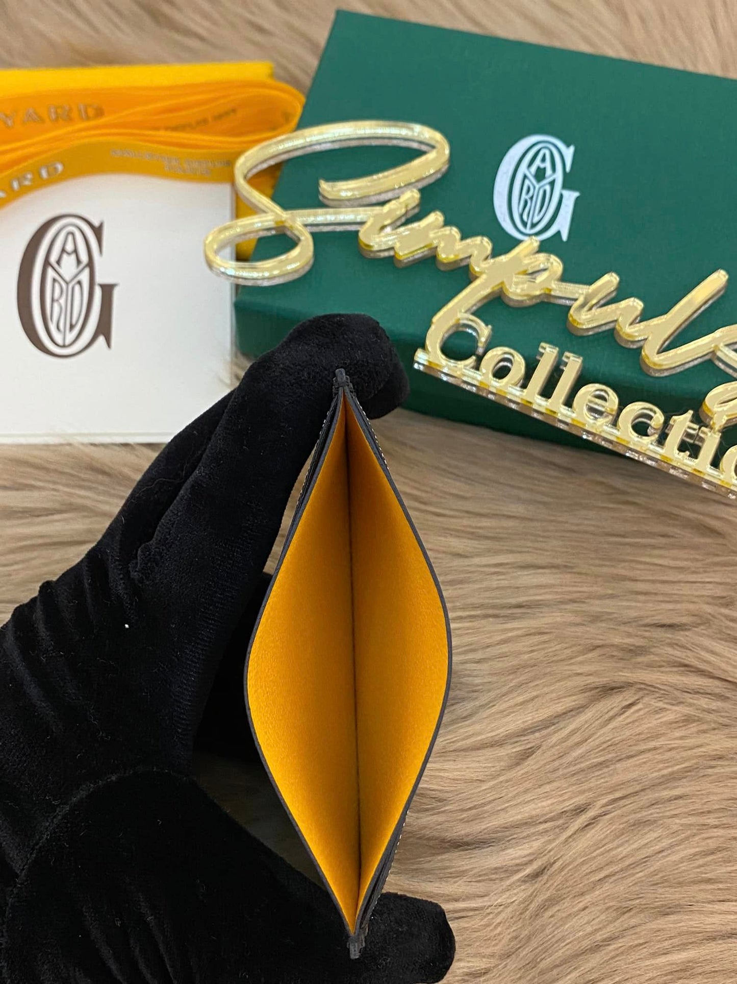 G Cardholder