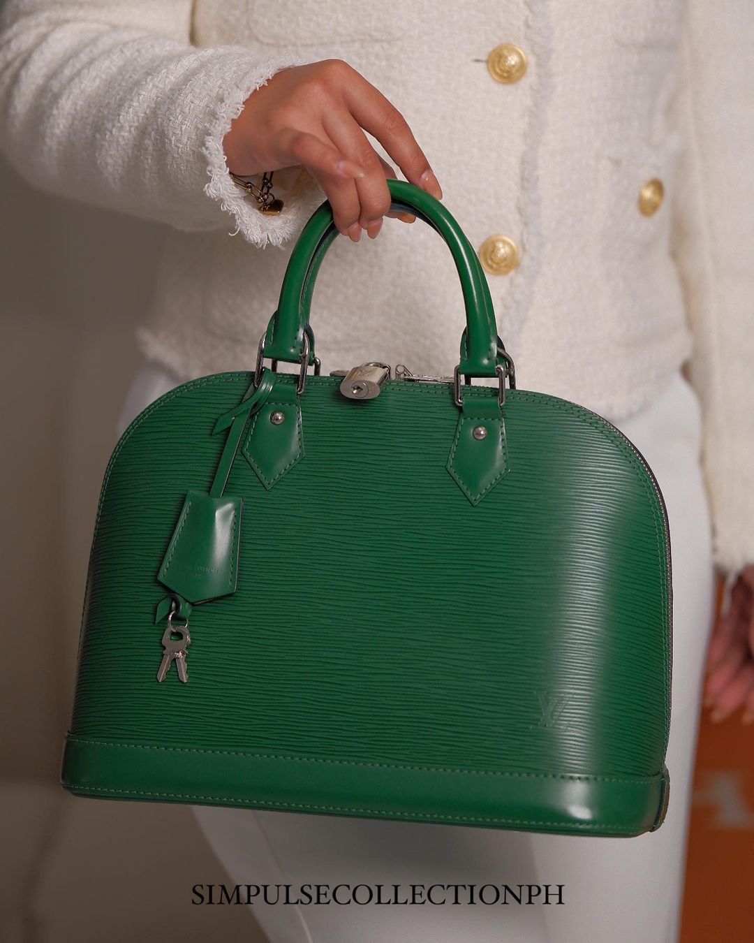 L V Menthe Epi Leather Alma