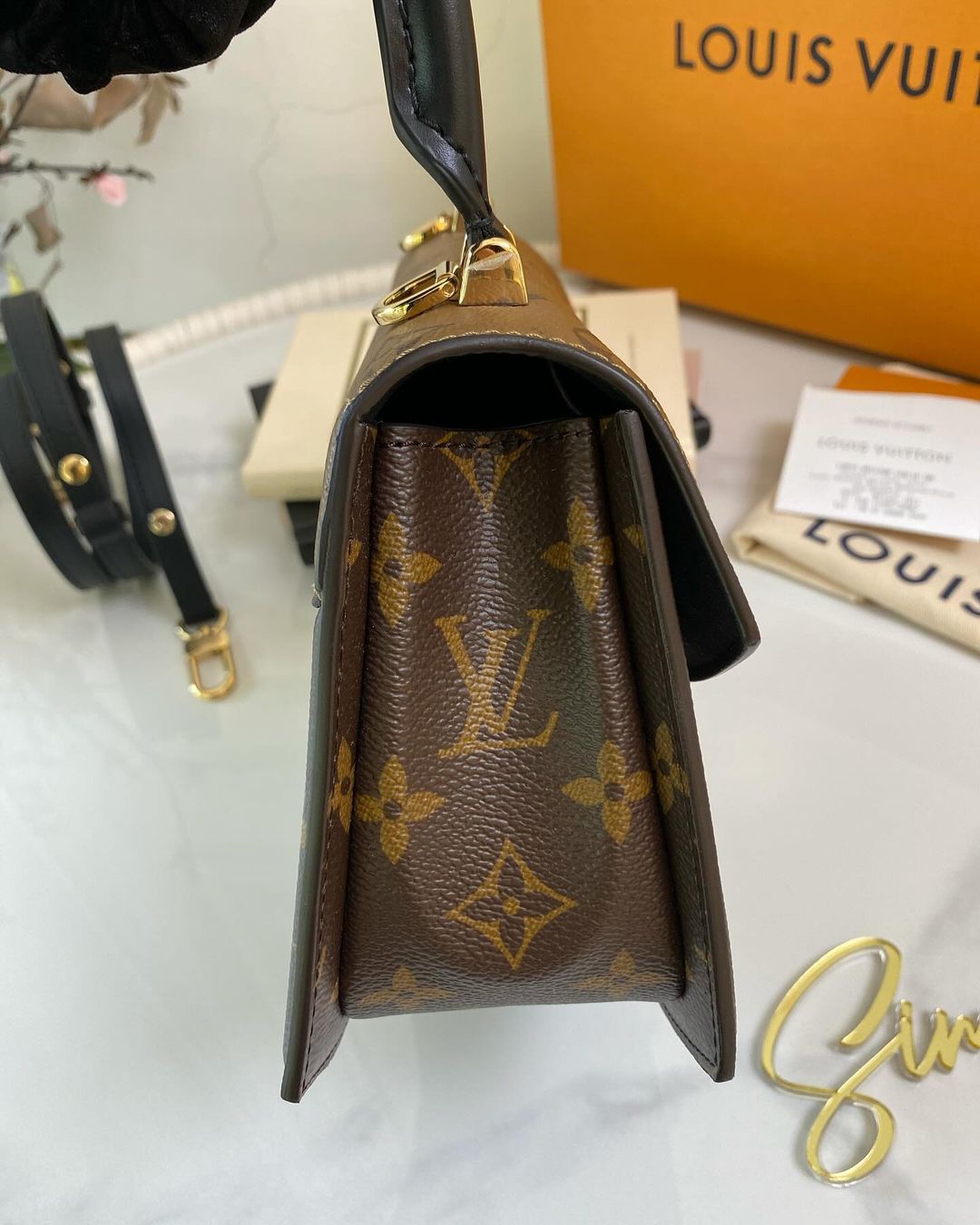 Louis Vuitton Mono Reverse Tilsitt
