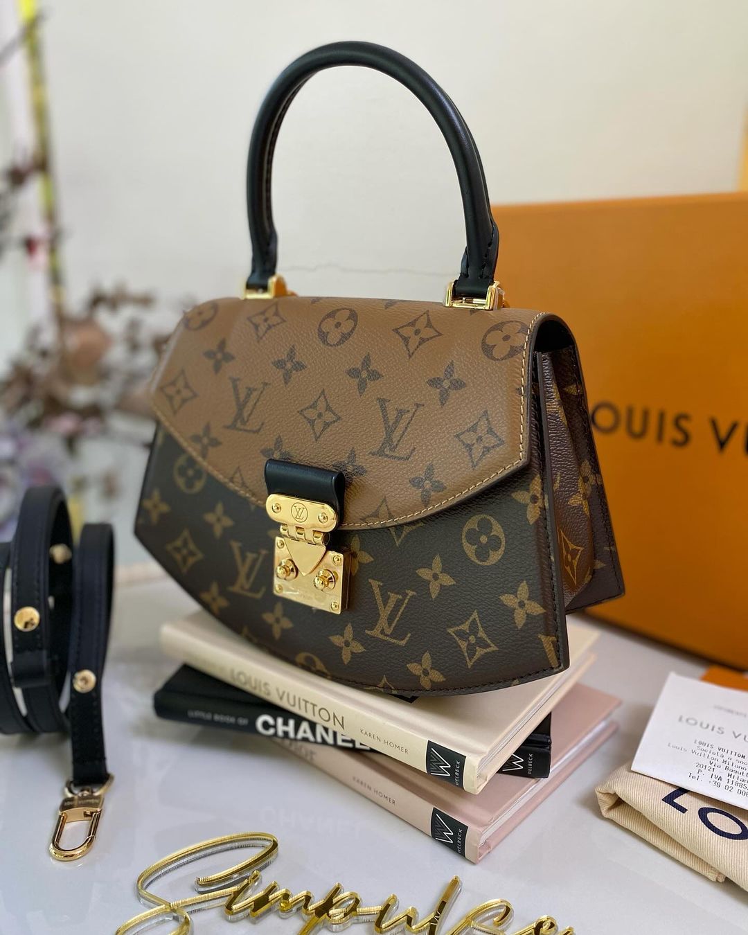 Louis Vuitton Mono Reverse Tilsitt