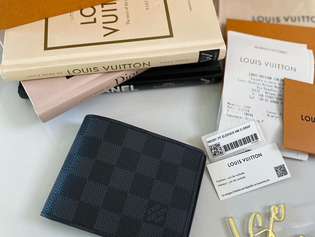 L V Damier Graphite Men’s Wallet