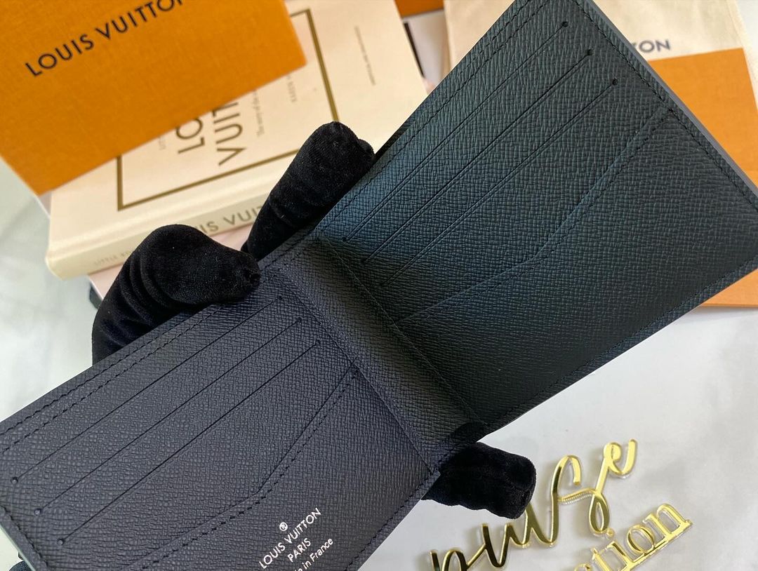 L V Damier Graphite Men’s Wallet
