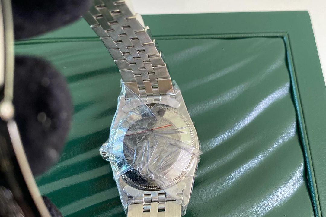 R Datejust 31mm Black Face w/ Diamond Dial