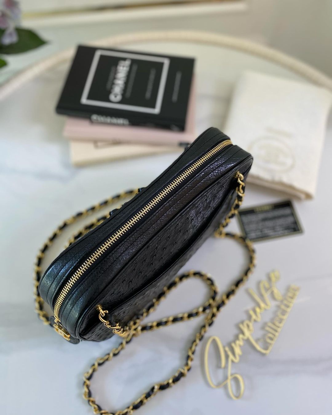 C Vintage Black Ostrich Leather Shoulder Bag