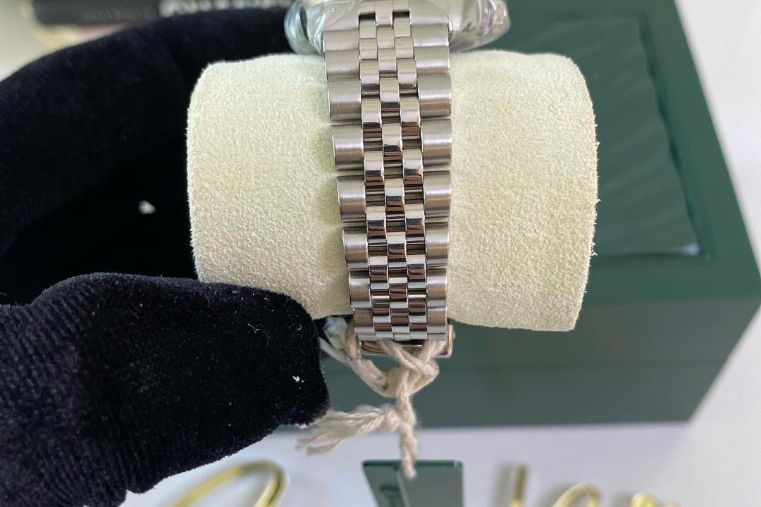 R Datejust 31mm Black Face w/ Diamond Dial