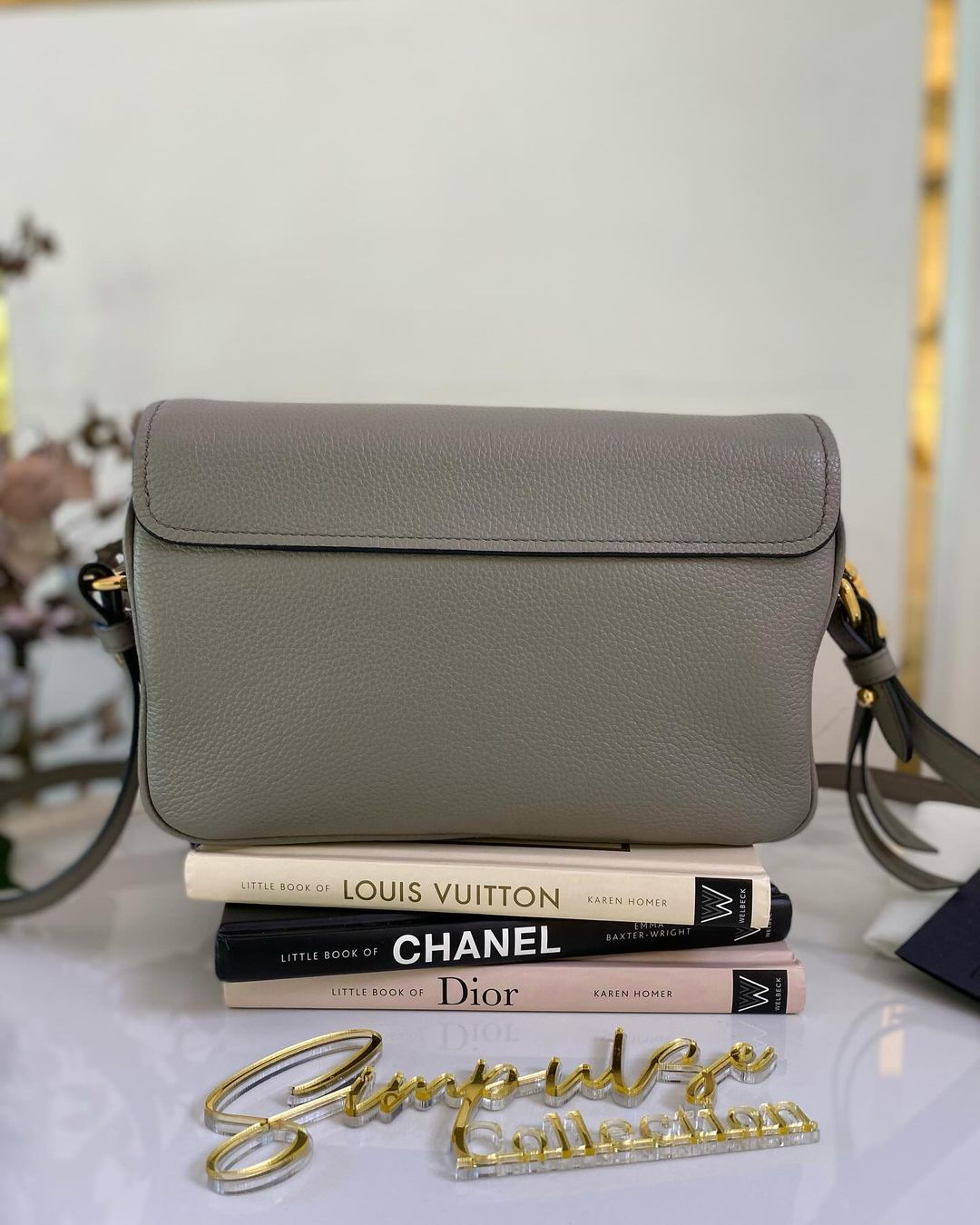 P Vitello Phenix Argilla Grey Leather Flap Crossbody