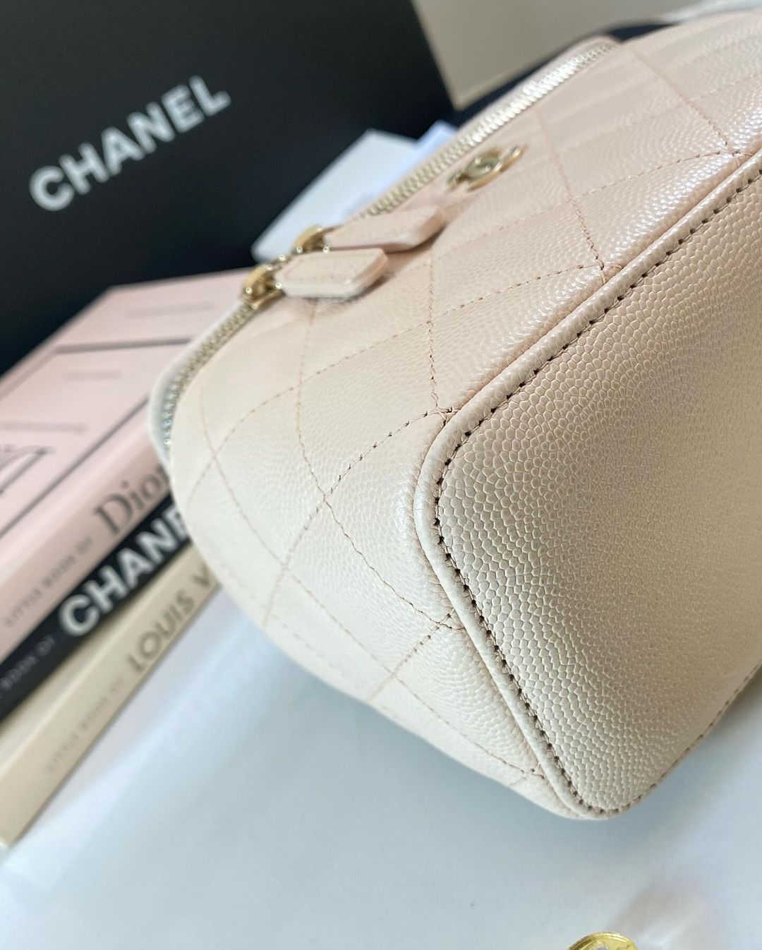 Chanel Vanity Caviar in Beige GHW