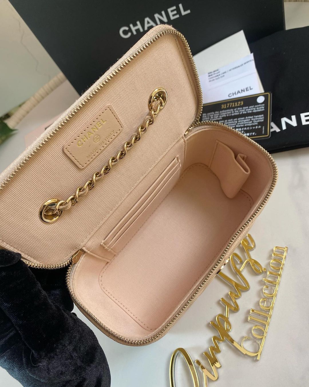 Chanel Vanity Caviar in Beige GHW