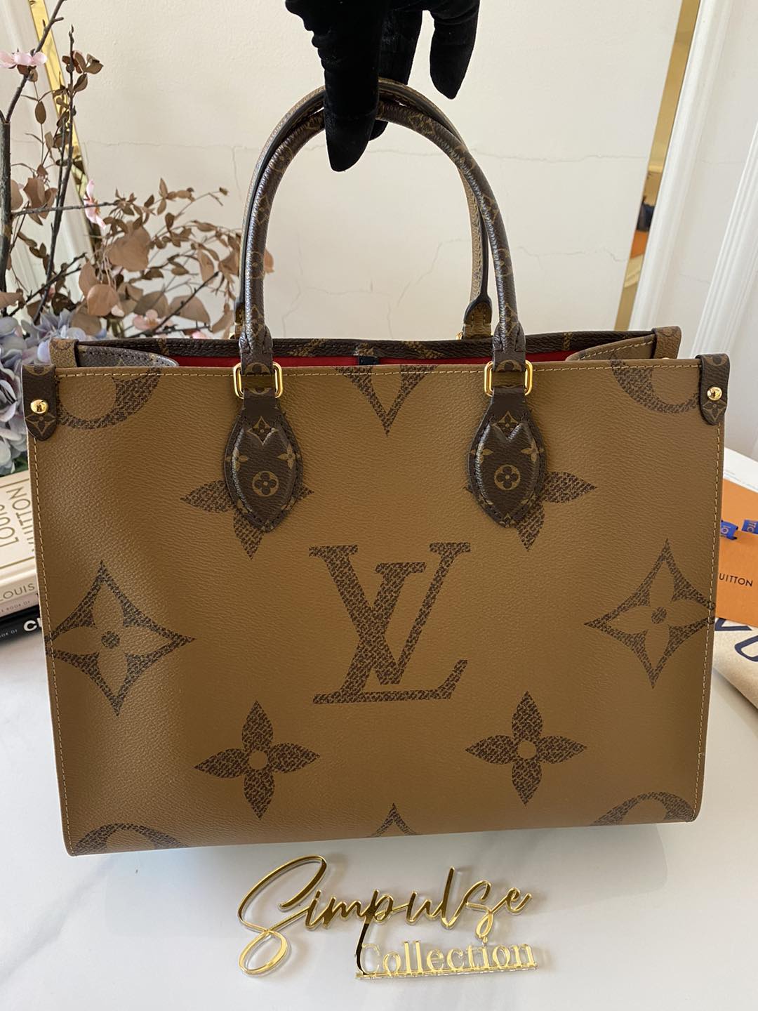 L V OTG Reverse Monogram Mm Size