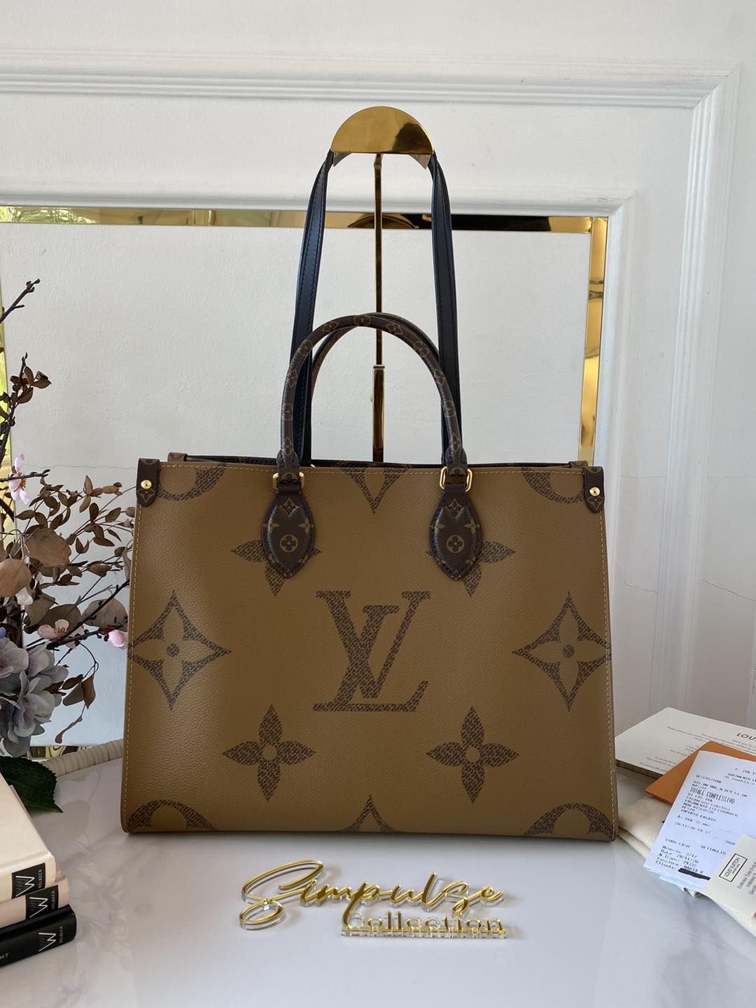 L V OTG Reverse Monogram Mm Size