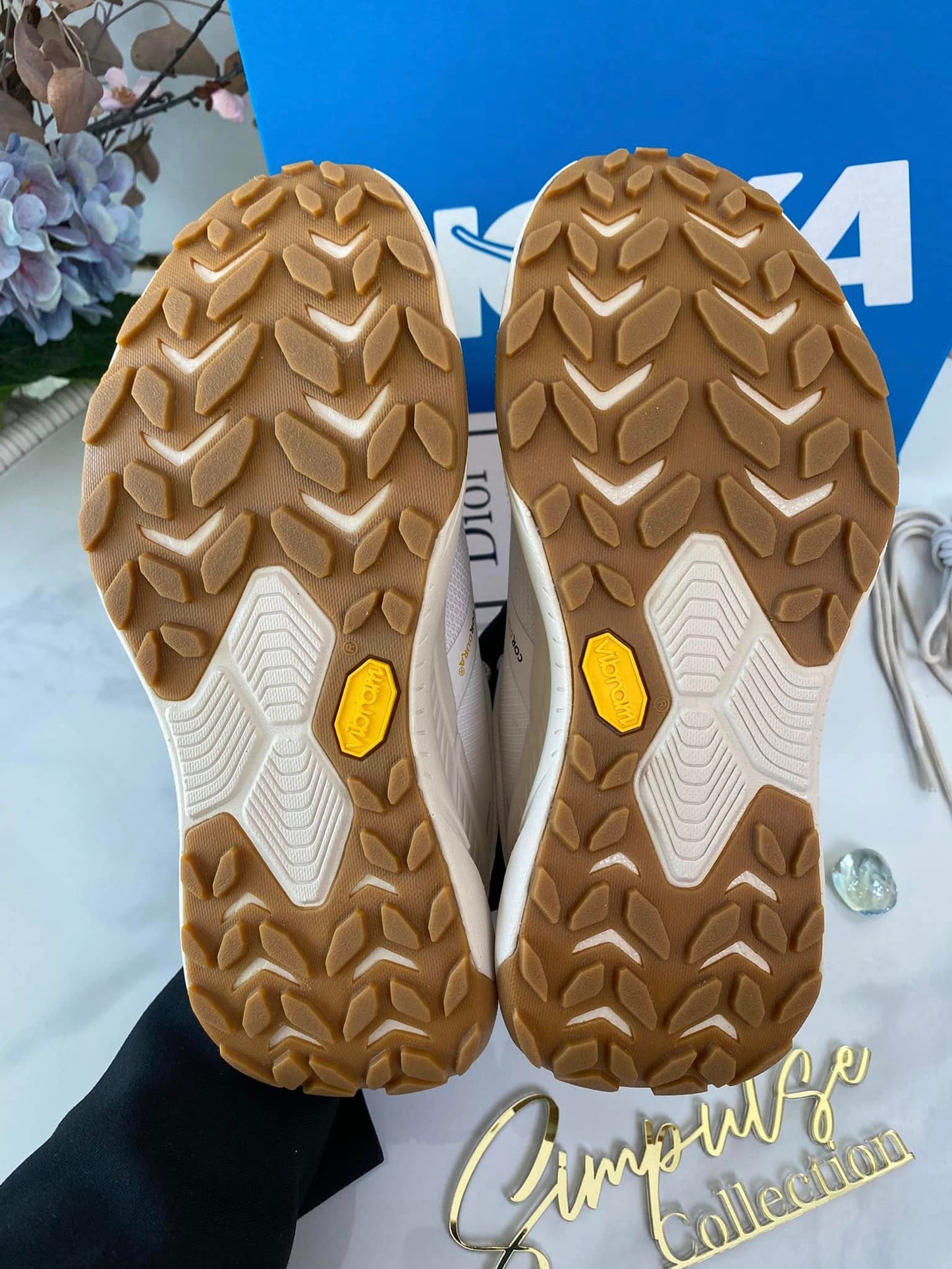 H o k a Transport GTX Sneakers