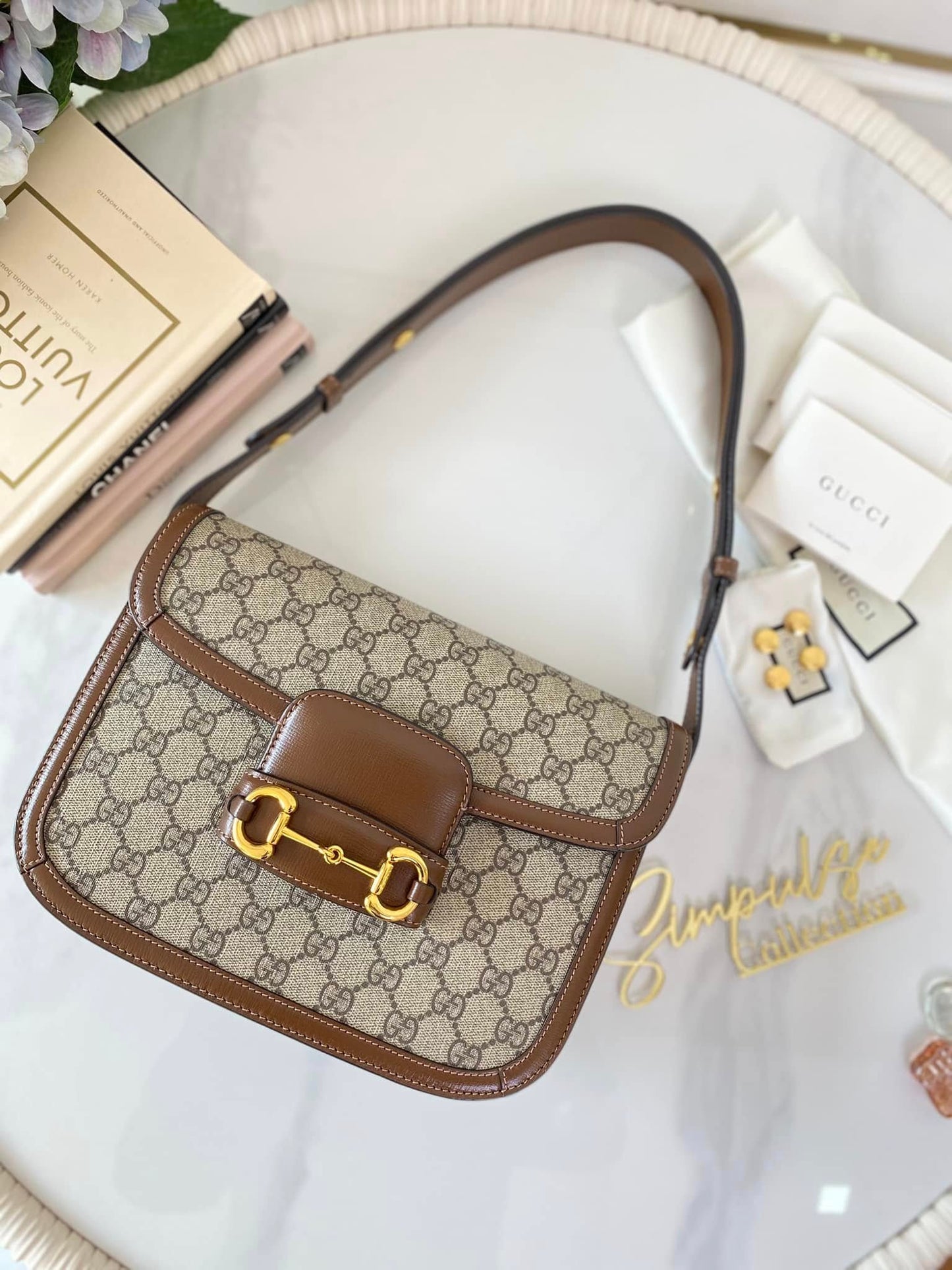 Gucci Gg Supreme Medium Horsebit