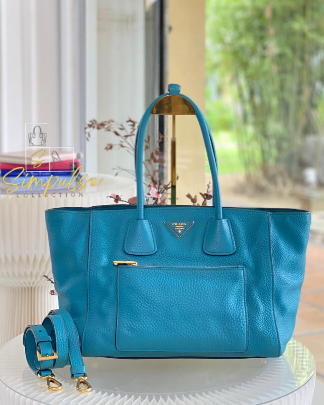 P Vitello Daino Turquoise Leather Tote