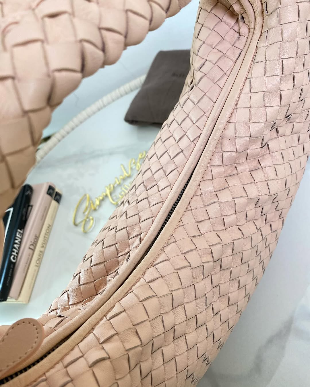 BV Medium Nm Intrecciato Hobo Bag