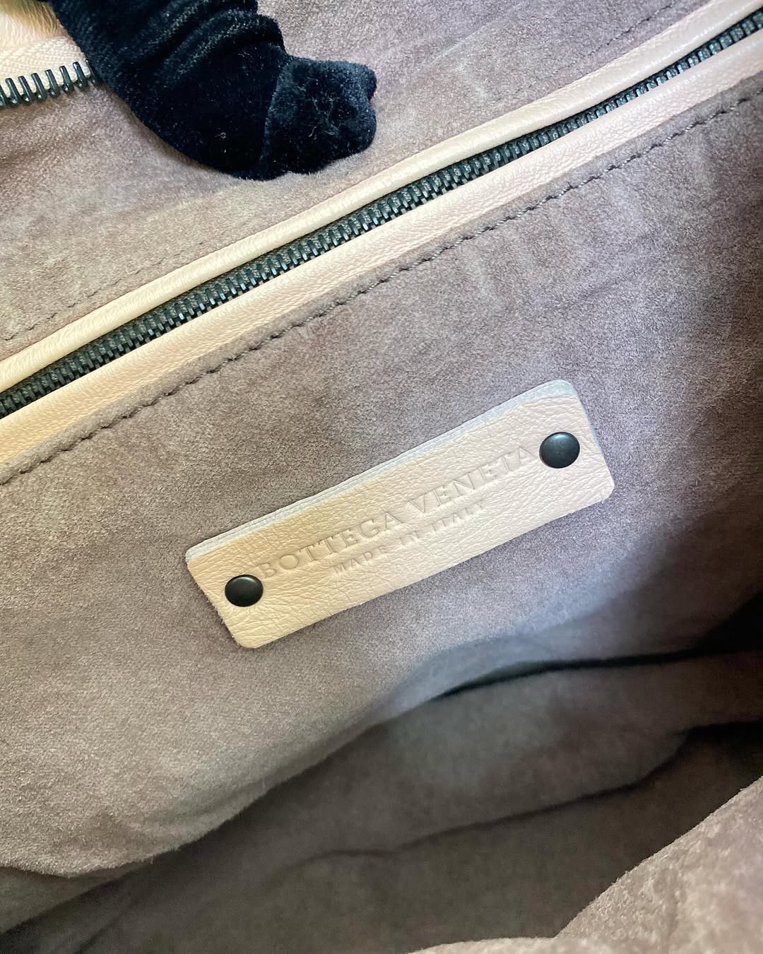BV Medium Nm Intrecciato Hobo Bag