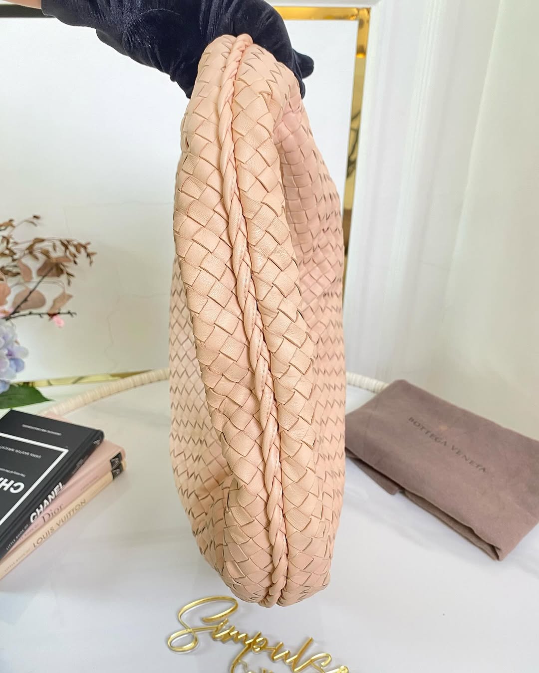 BV Medium Nm Intrecciato Hobo Bag