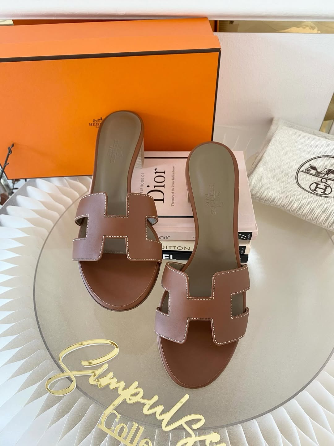 H Oasis Gold Tan Size 7