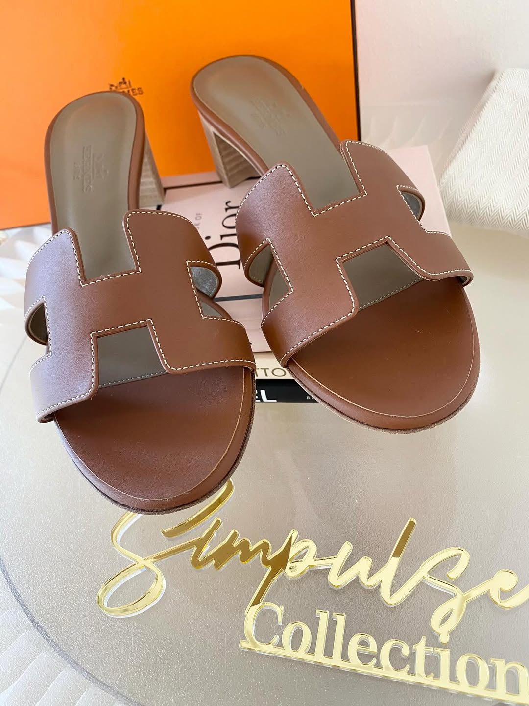 H Oasis Gold Tan Size 7