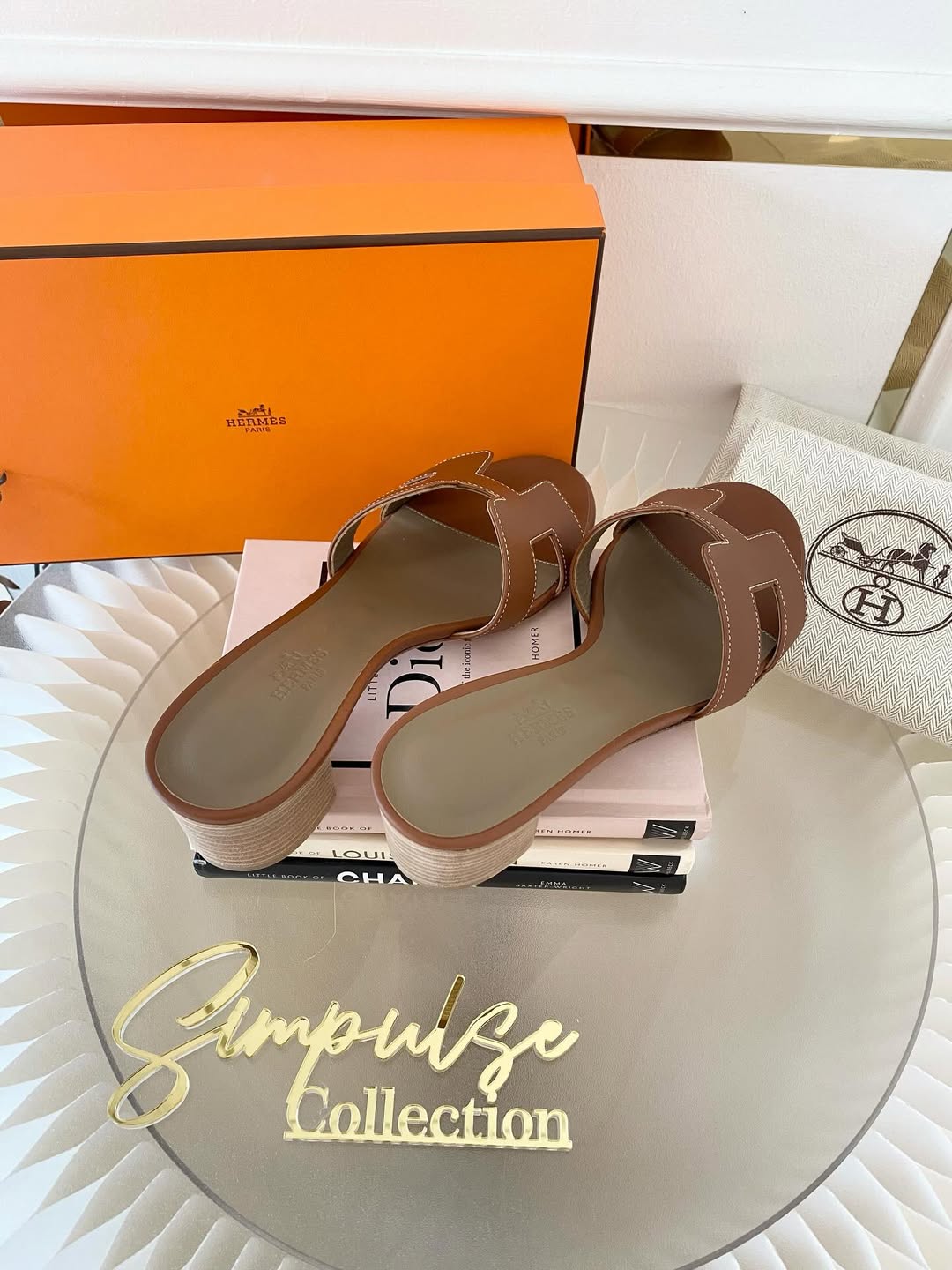 H Oasis Gold Tan Size 7