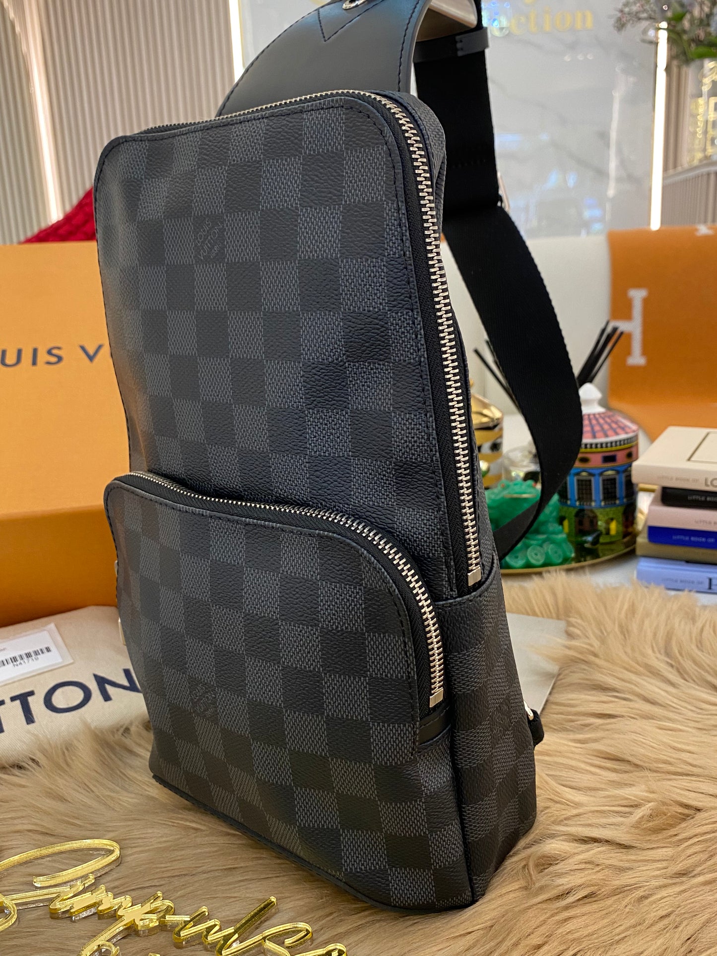 L V Damier Graphite Avenue