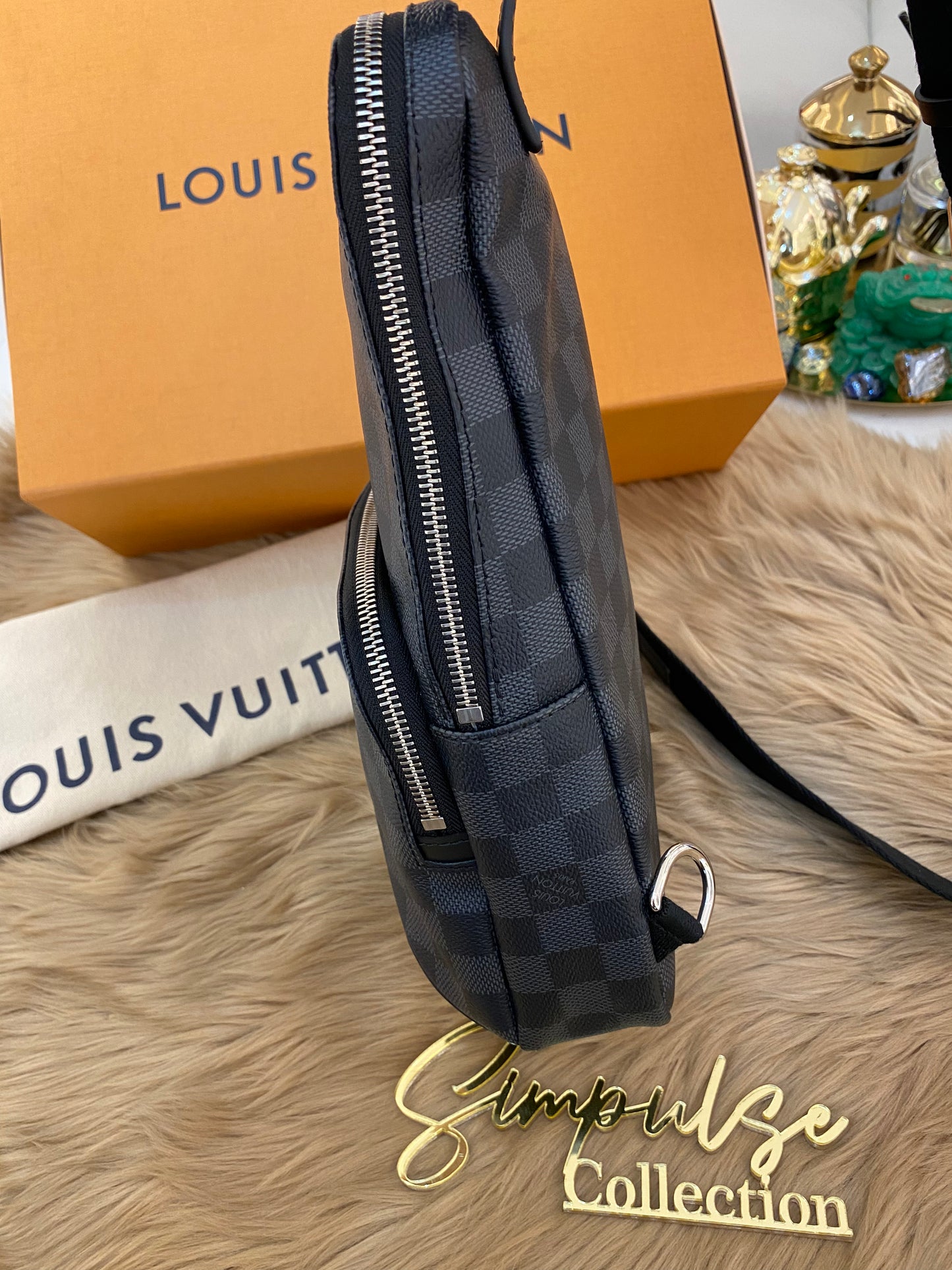 L V Damier Graphite Avenue