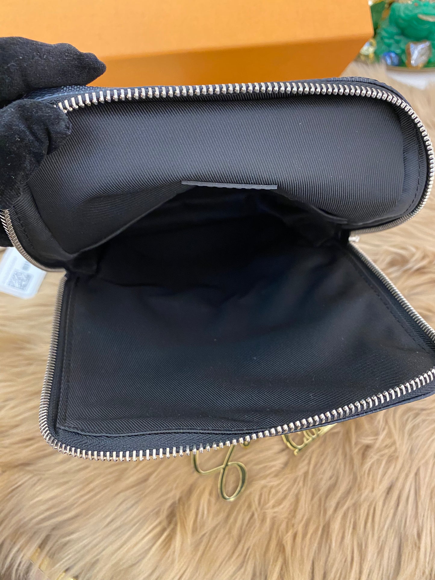 L V Damier Graphite Avenue