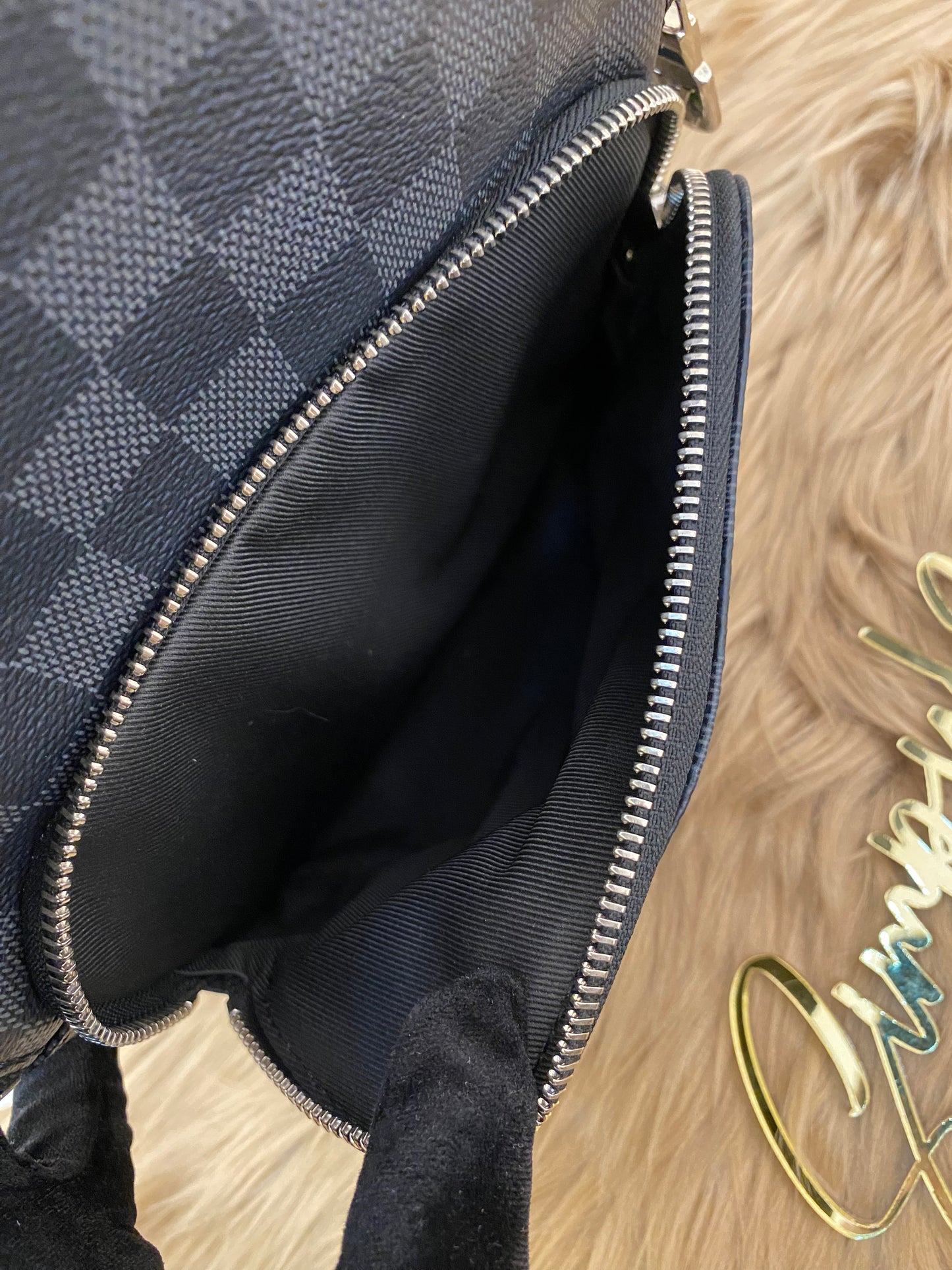L V Damier Graphite Avenue