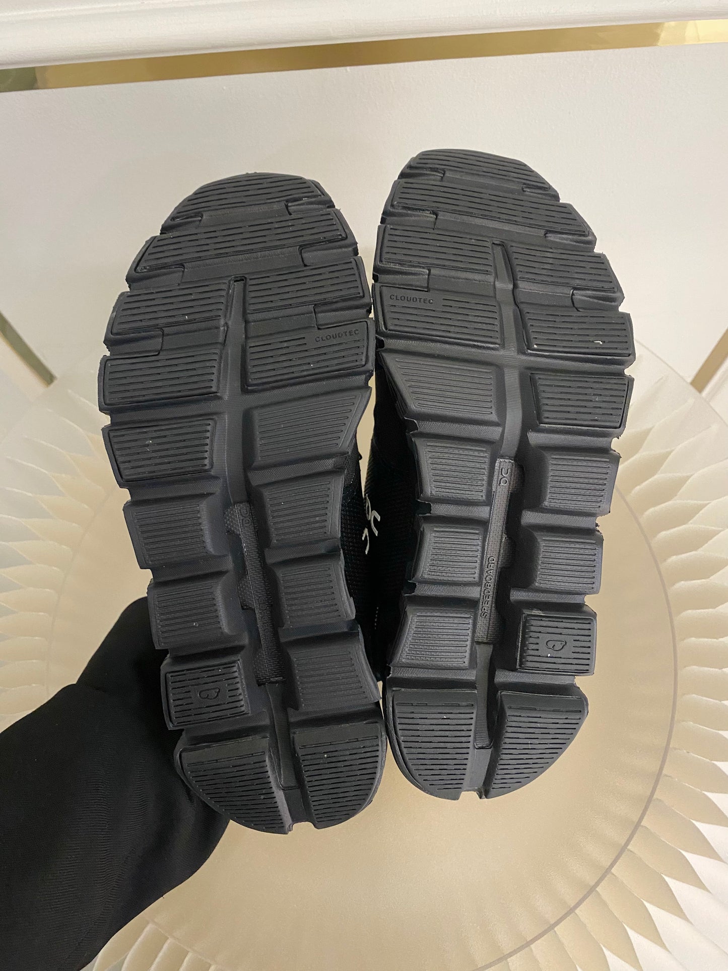 On Cloud 6 in All Black Color Way