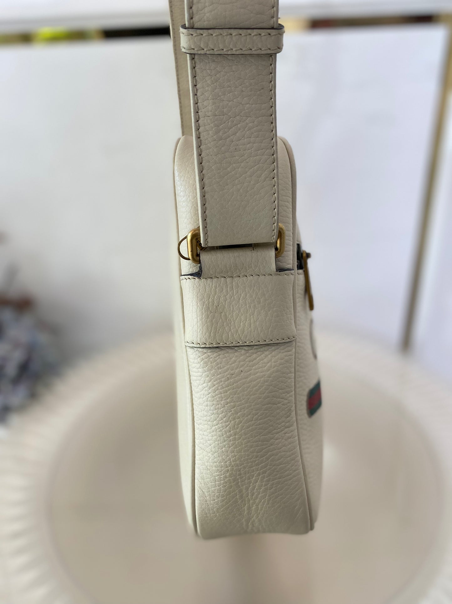 GUCCI White Grained Calfskin LOGO Messenger Bag