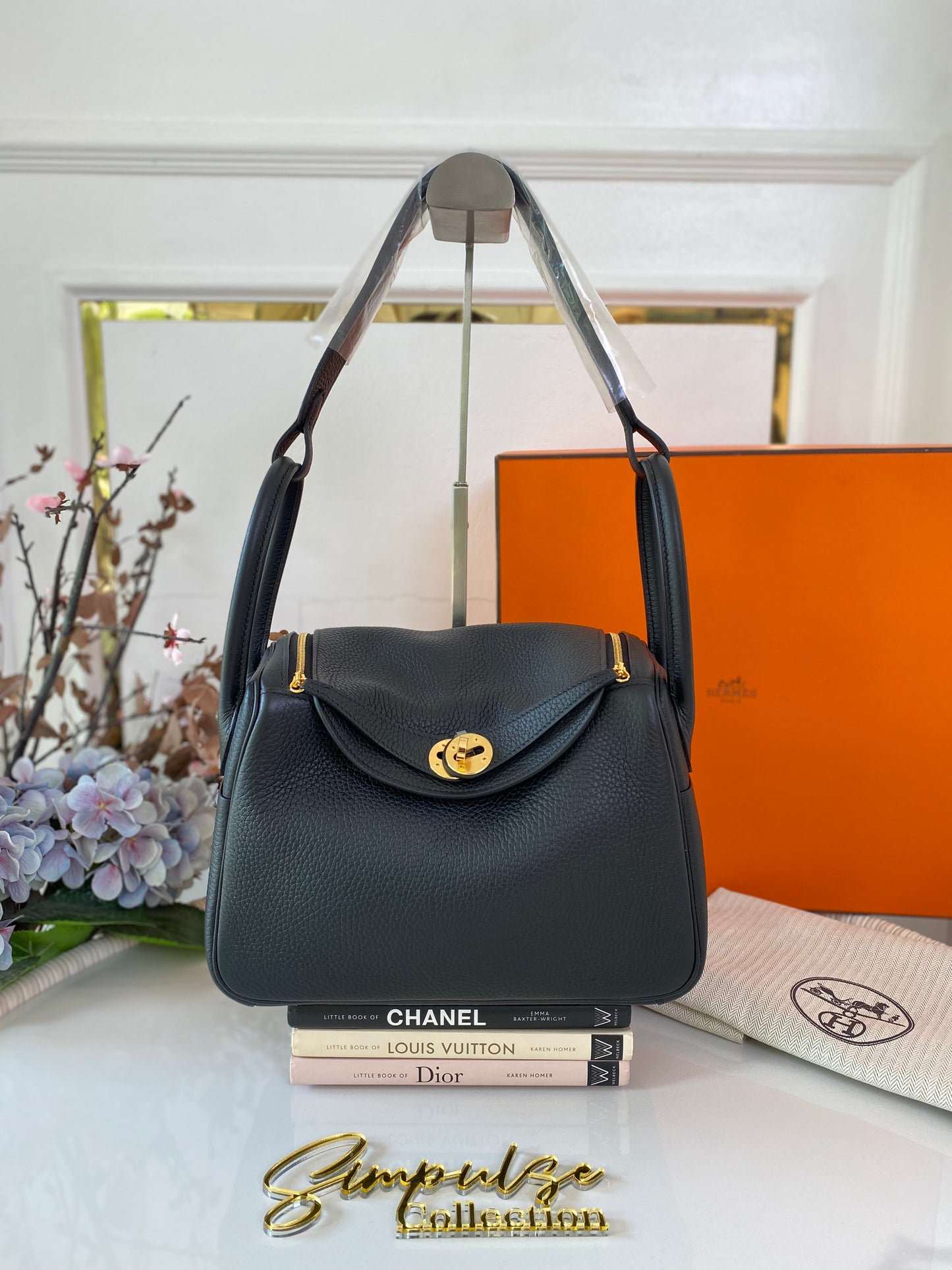 Hermes Lindy 26 Taurillon Clemence 89 Noir GHW