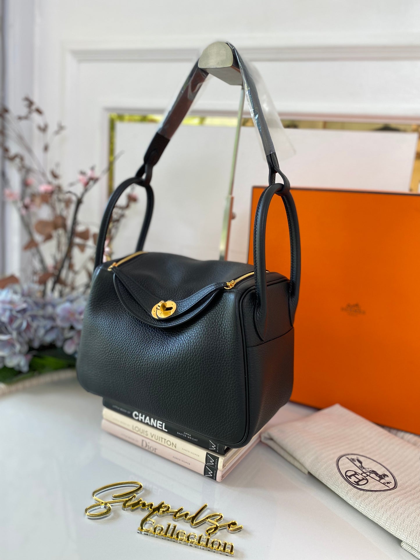 Hermes Lindy 26 Taurillon Clemence 89 Noir GHW