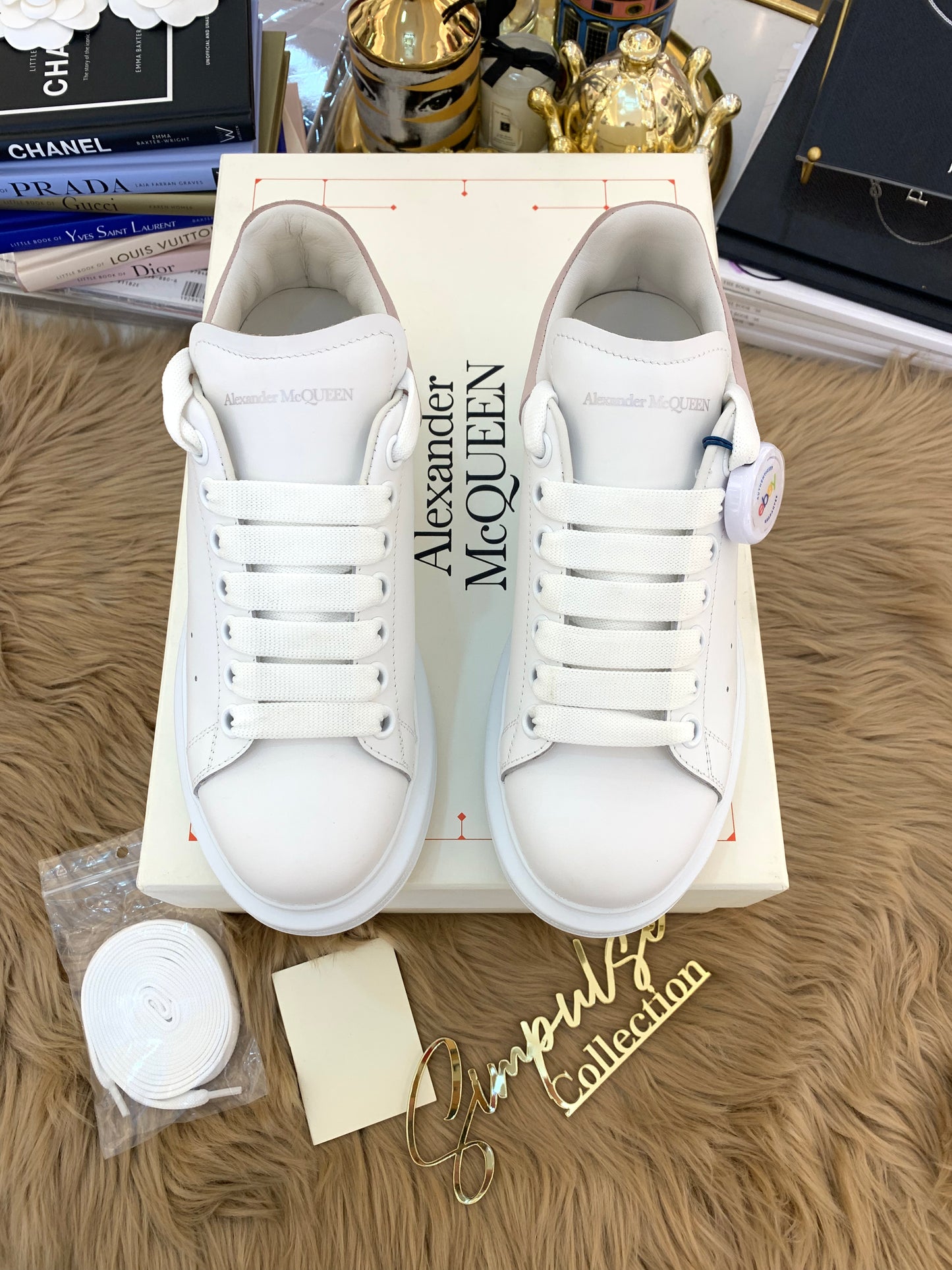 AM OVERSIZED SNEAKERS