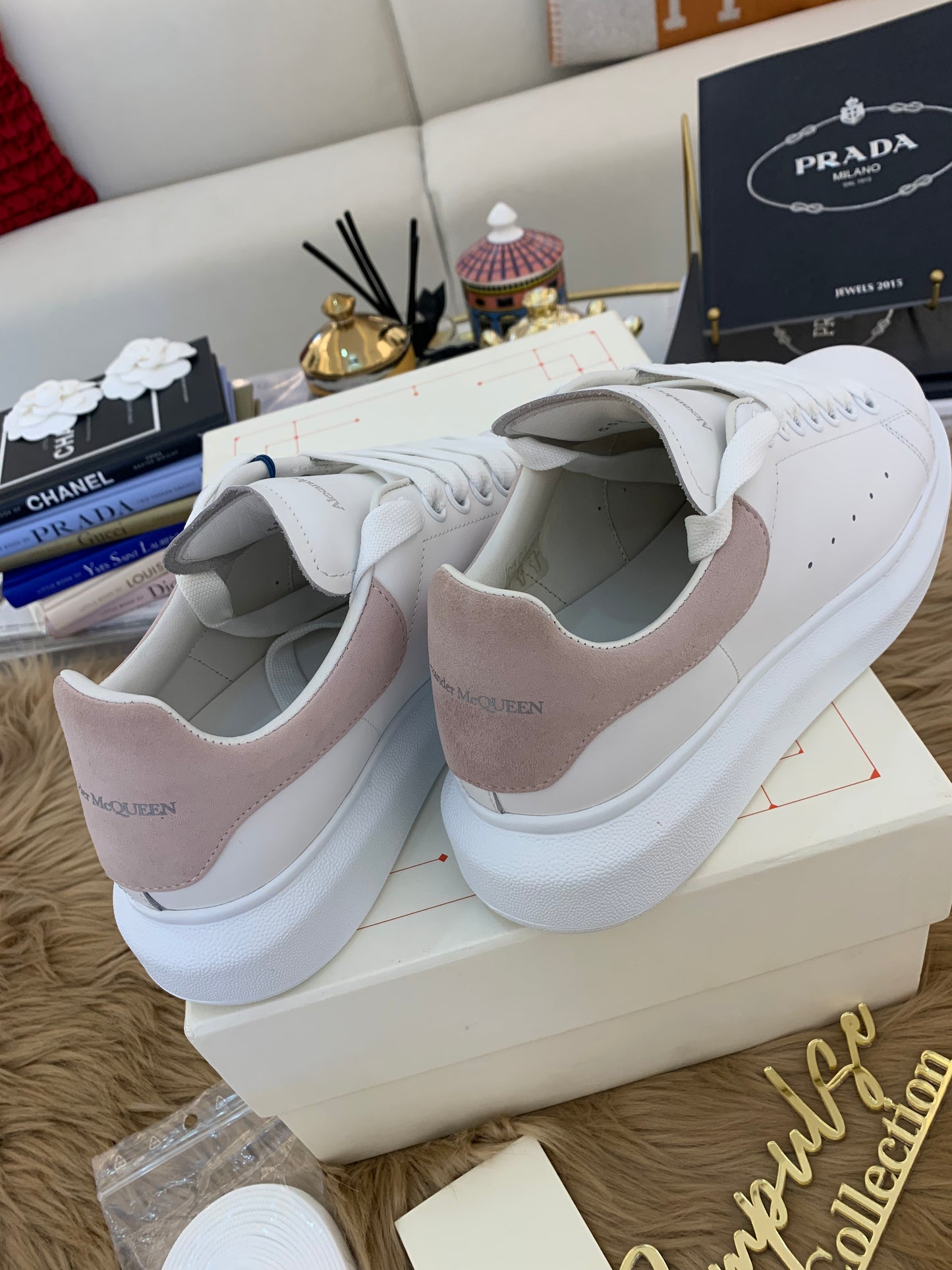 AM OVERSIZED SNEAKERS