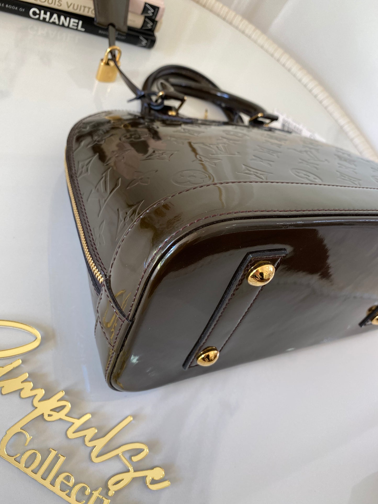 Louis Vuitton Alma Vernis Ombre Pm Size