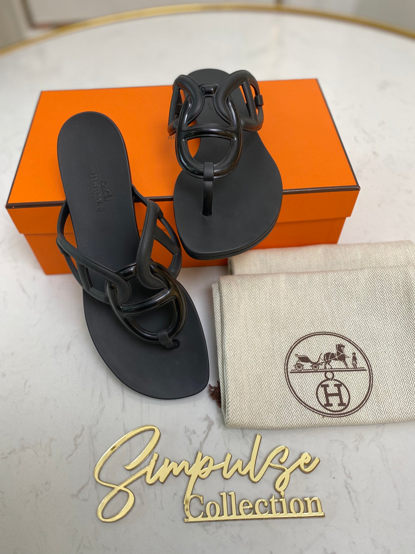 H EGERIE SANDALS