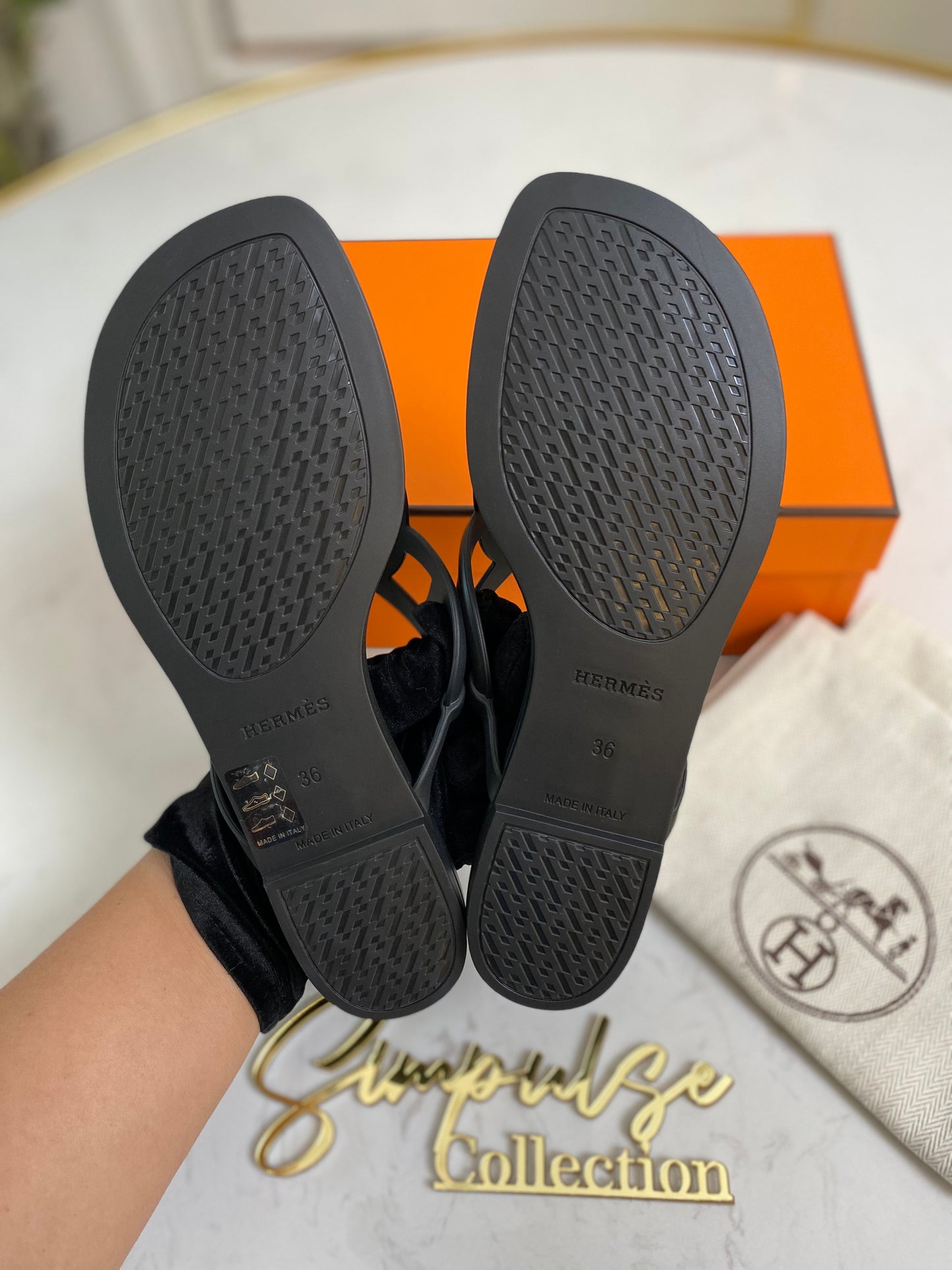 H EGERIE SANDALS