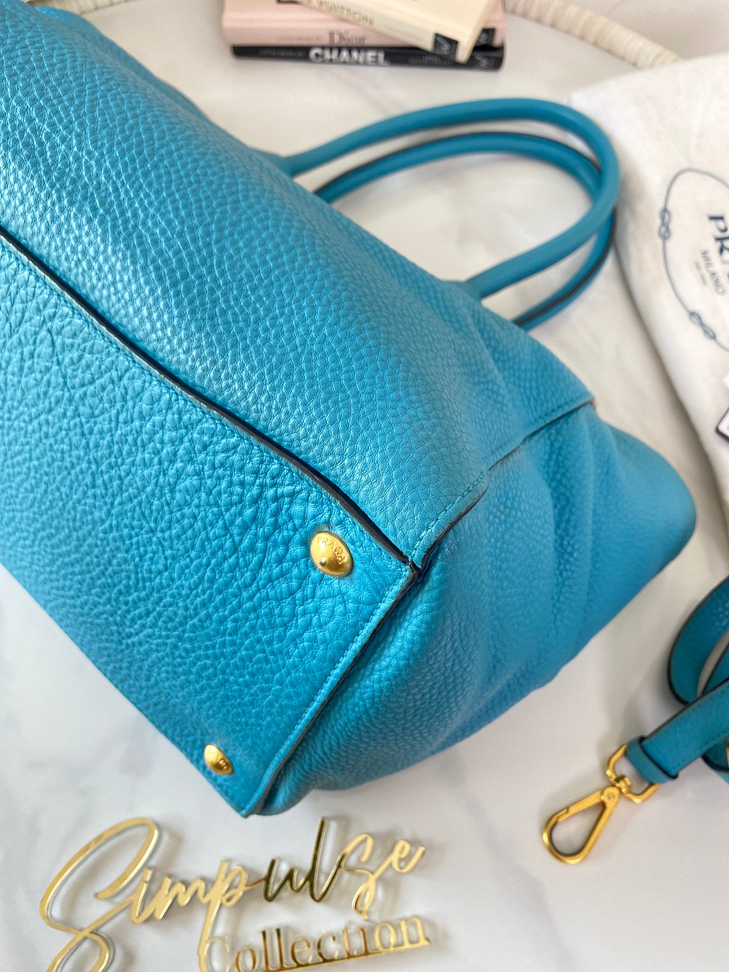 P Vitello Daino Turquoise Leather Tote