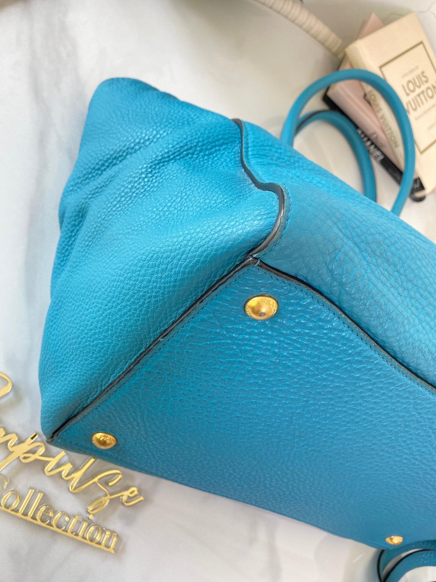 P Vitello Daino Turquoise Leather Tote