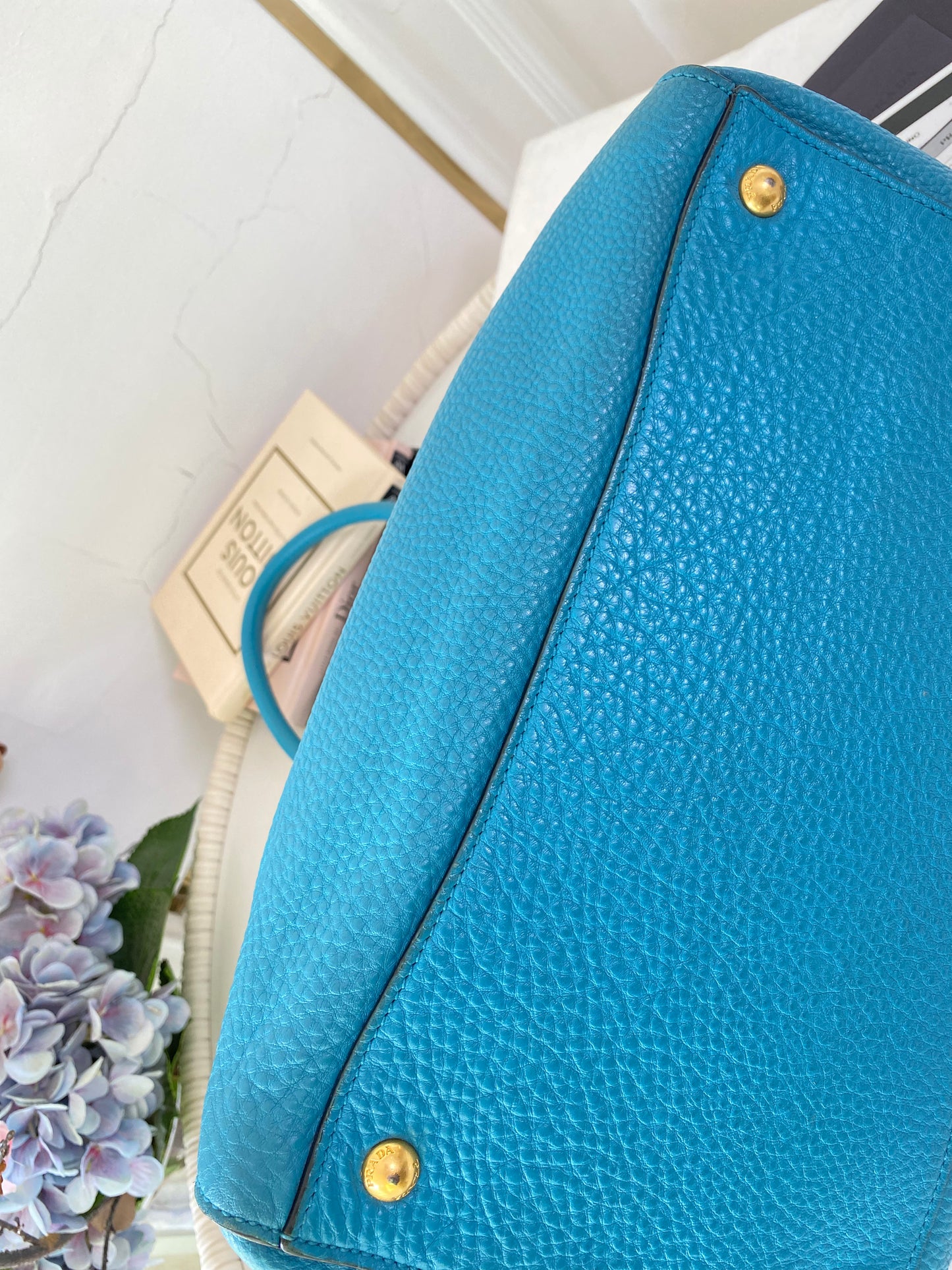 P Vitello Daino Turquoise Leather Tote