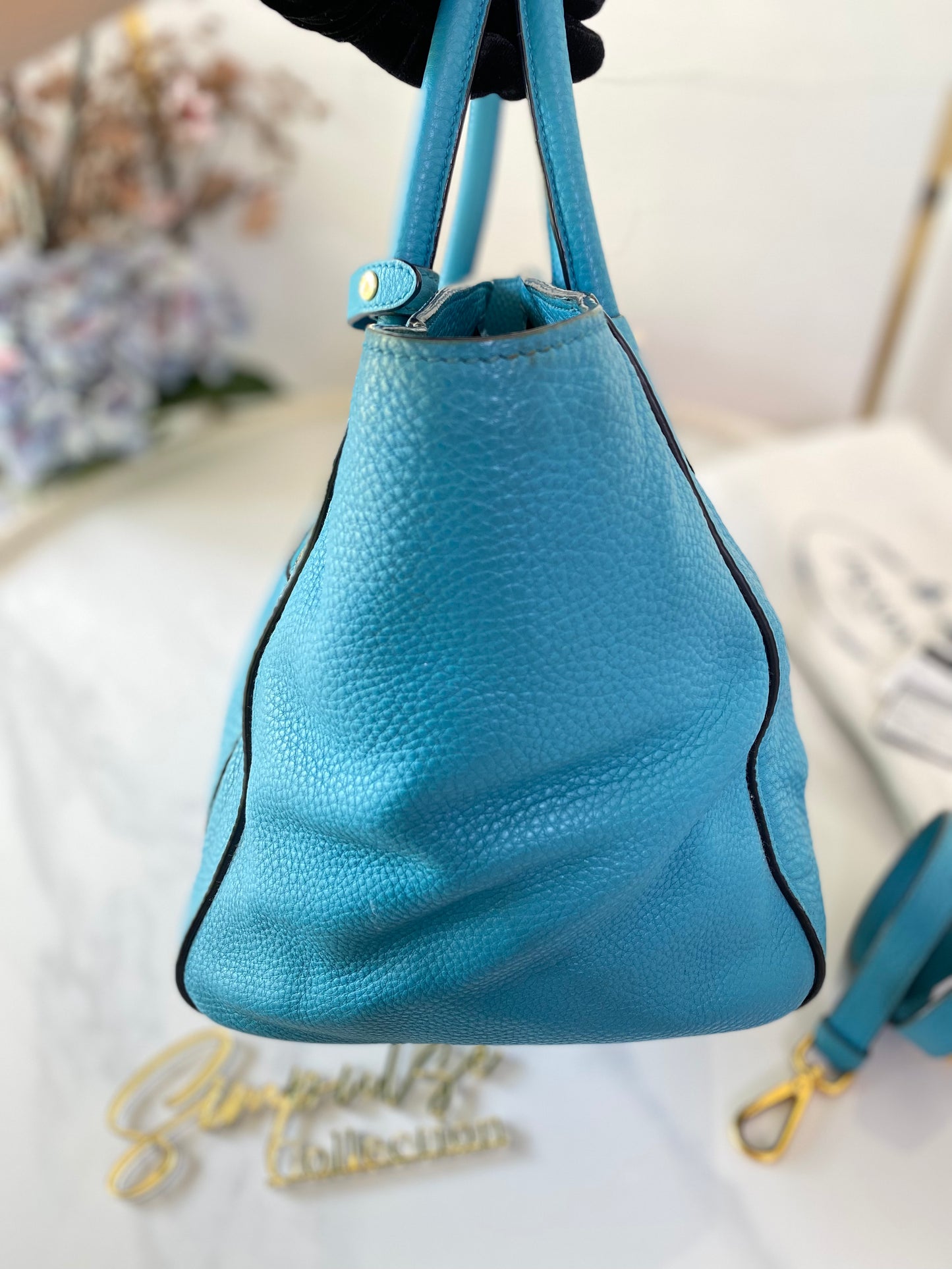 P Vitello Daino Turquoise Leather Tote