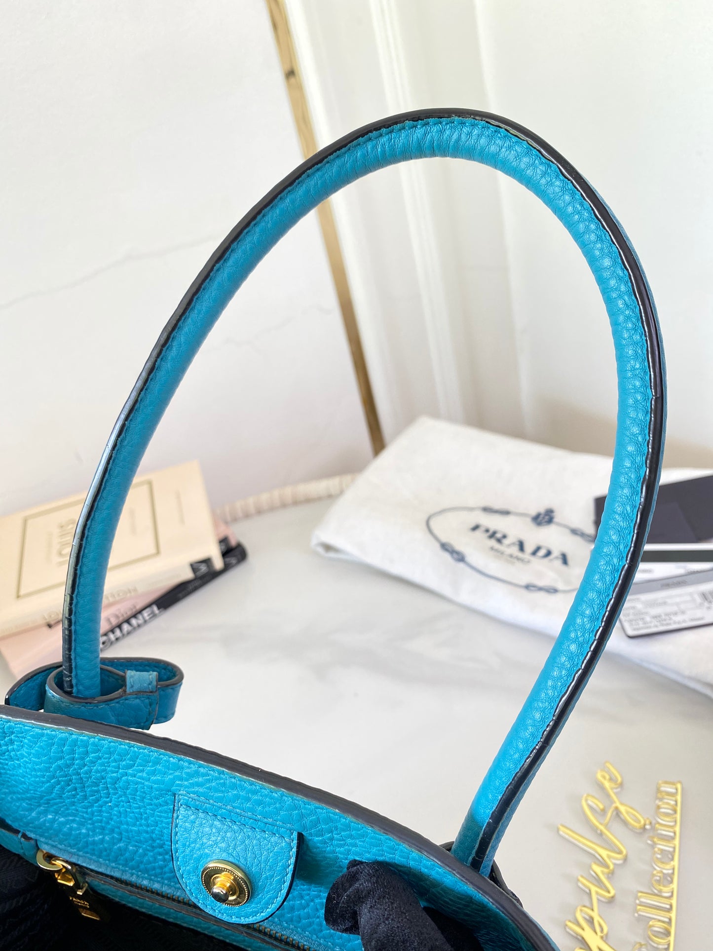 P Vitello Daino Turquoise Leather Tote