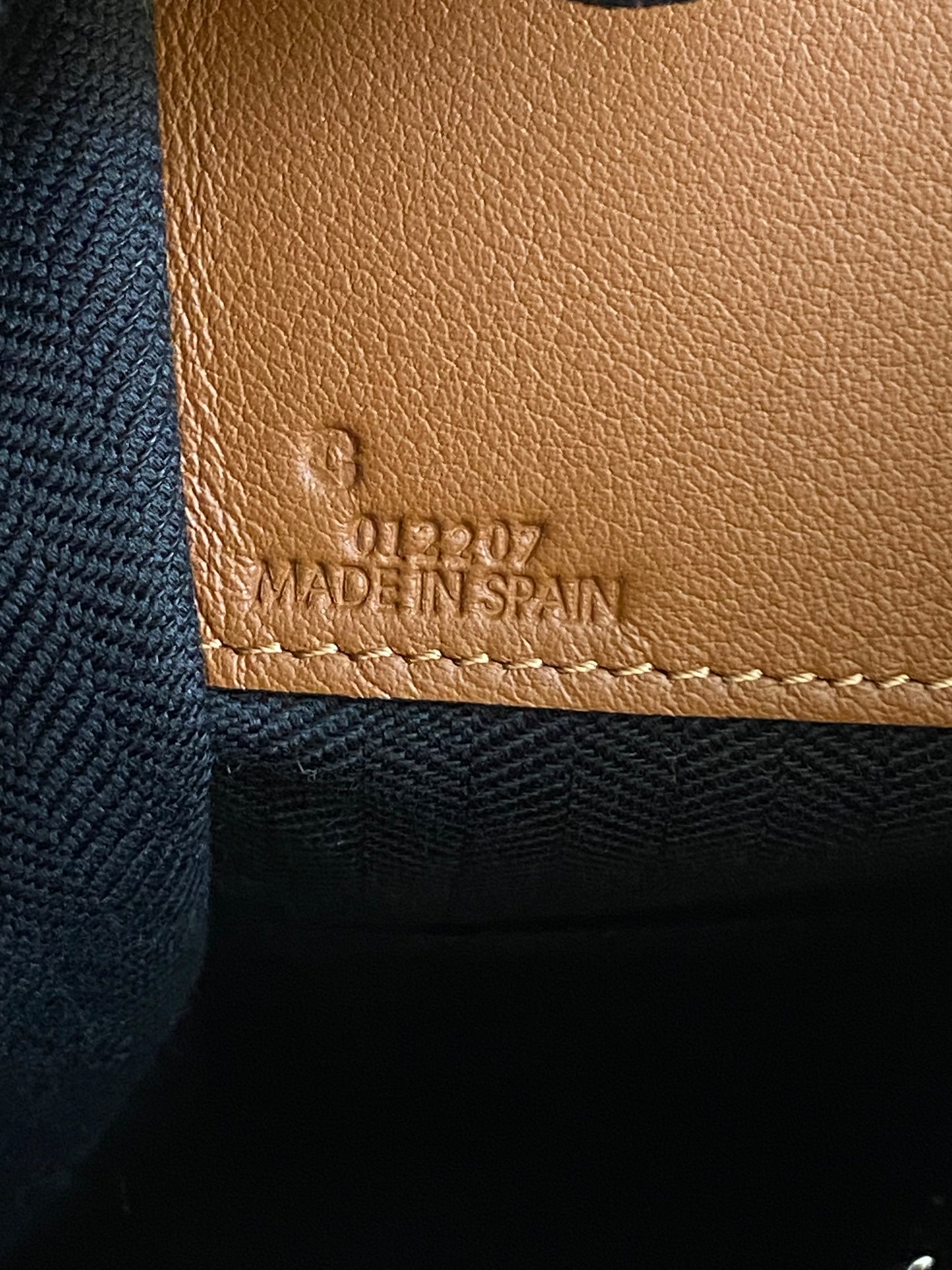 Loewe Hammock Small Tan