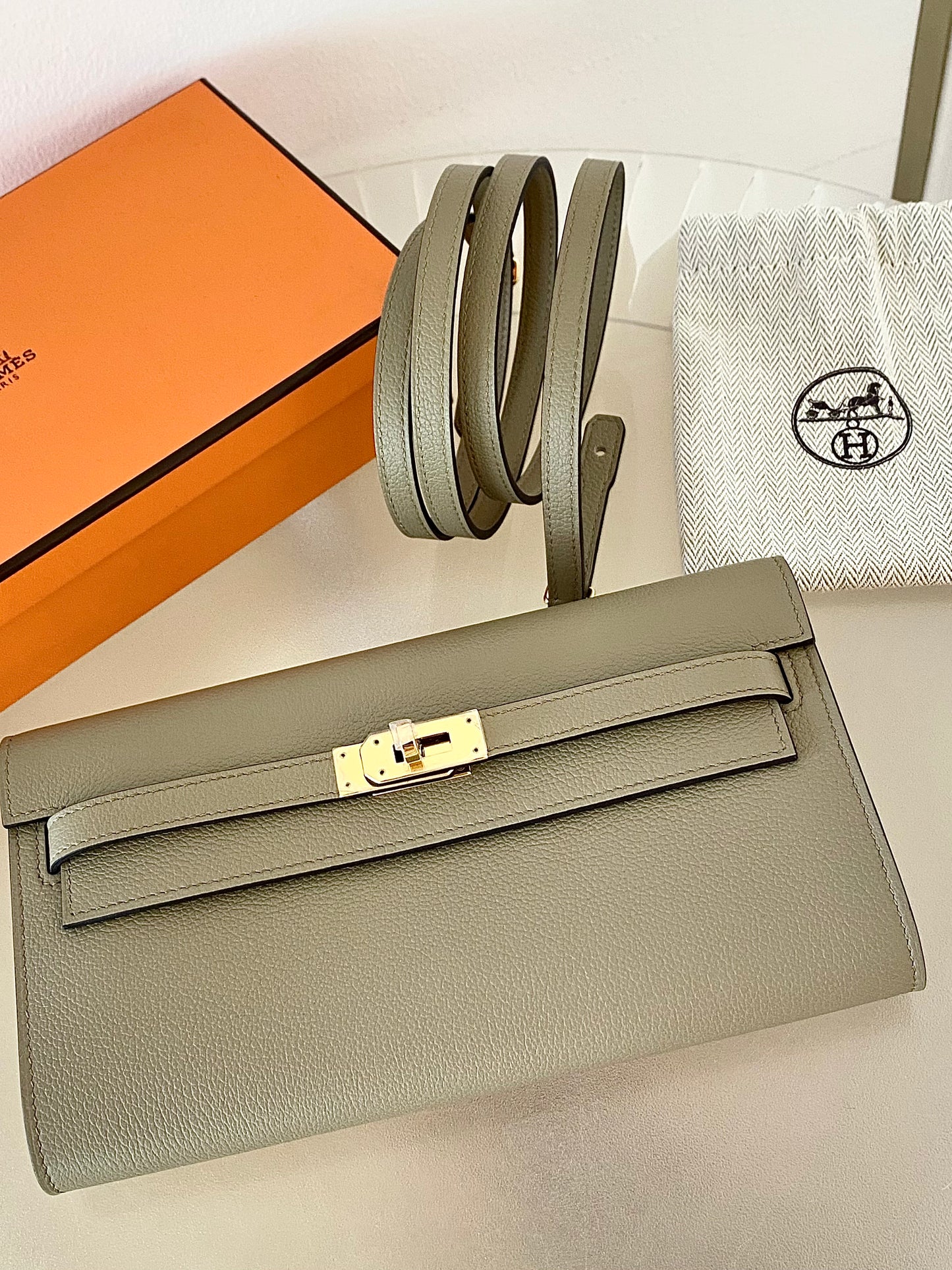 HERMES Kelly To Go Beige Marfa GHW