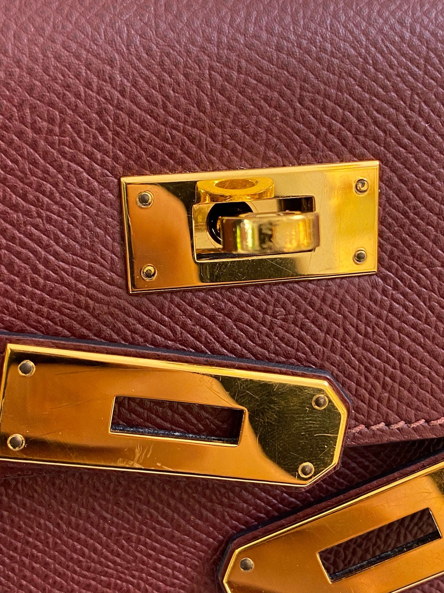 Kelly Bordeaux Epsom Sellier 32cm GHW