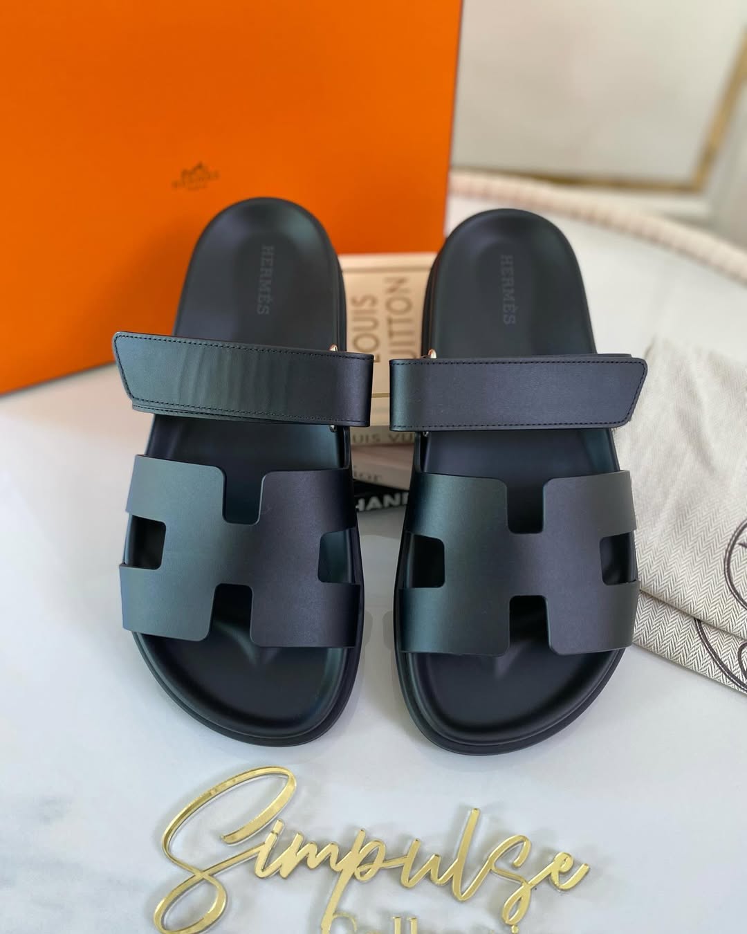 H Chypre Black