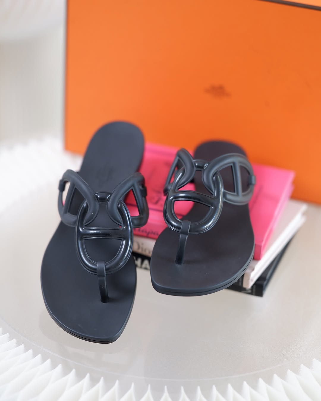 H EGERIE SANDALS