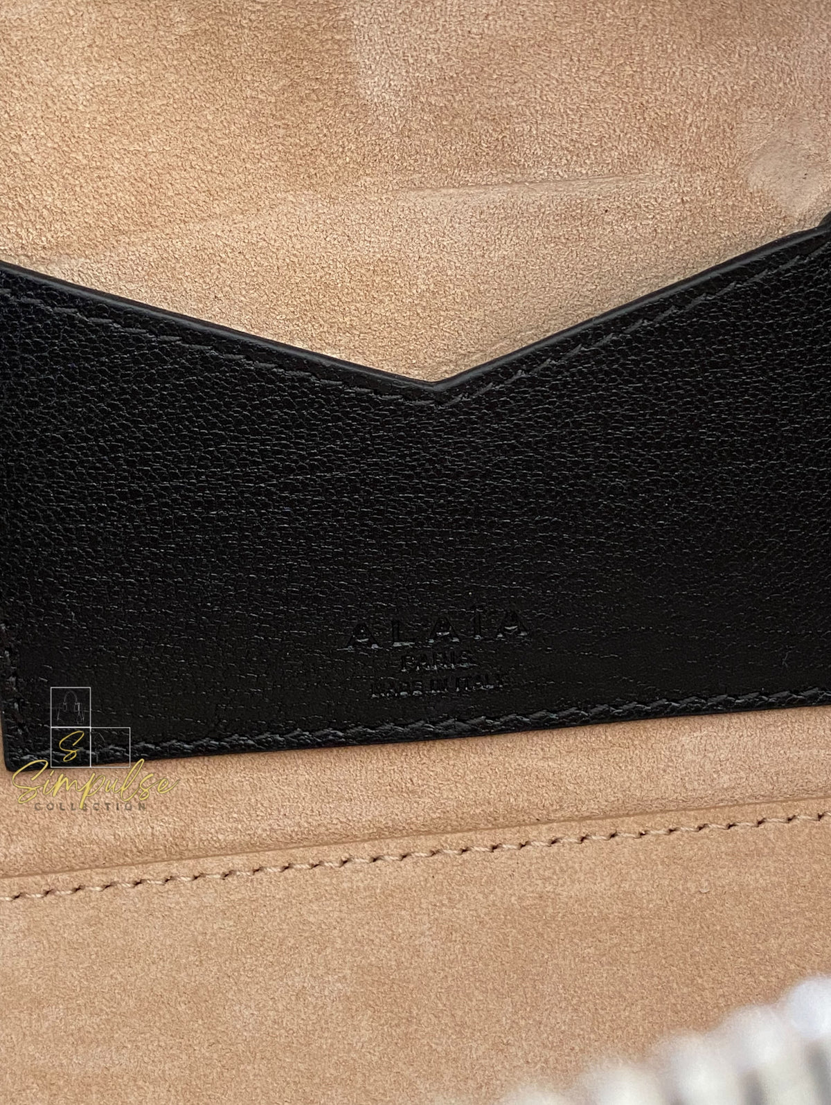 ALAIA LE TECKEL MEDIUM BAG IN GOATSKIN IN BLACK