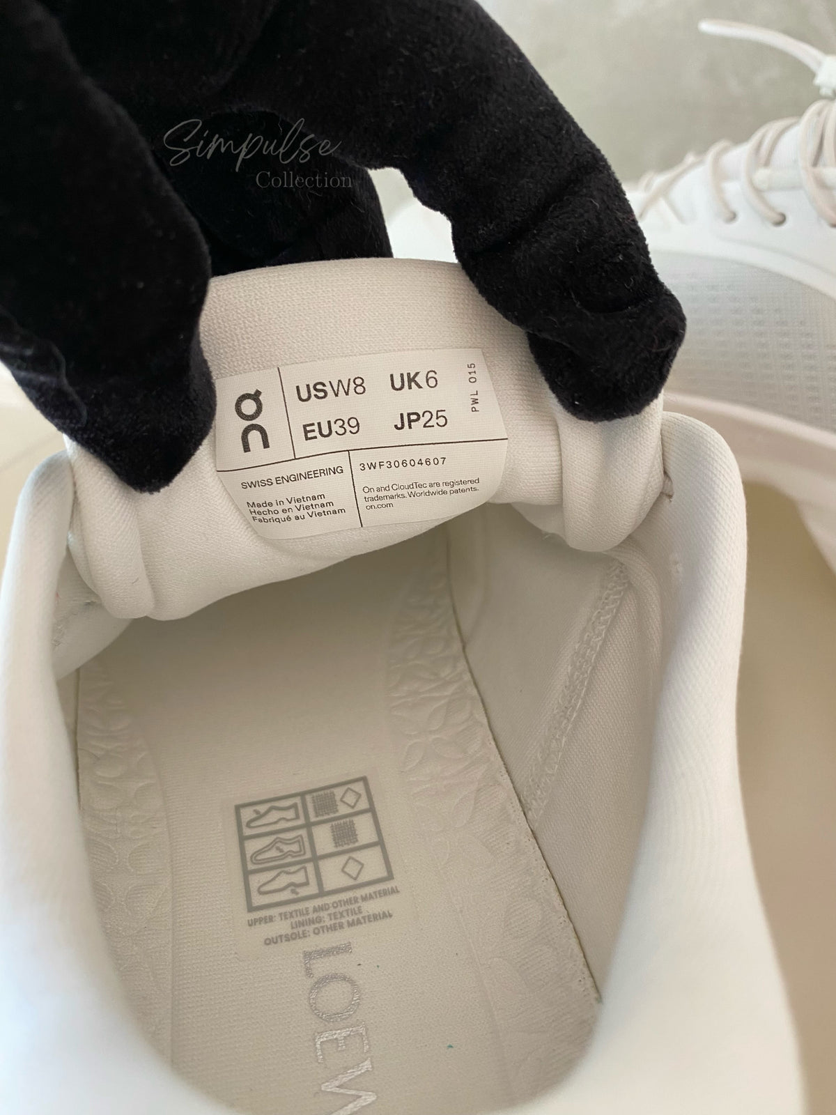 ON-LOEWE Cloudsolo Polyester White/Light Grey Sneakers