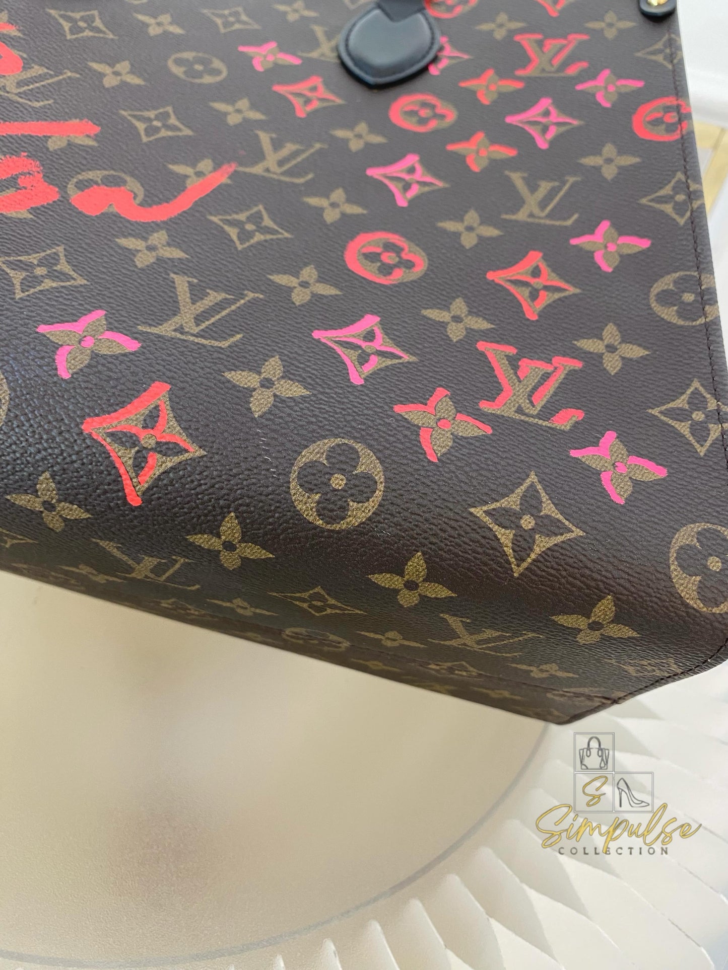 Louis Vuitton Love OnTheGo MM